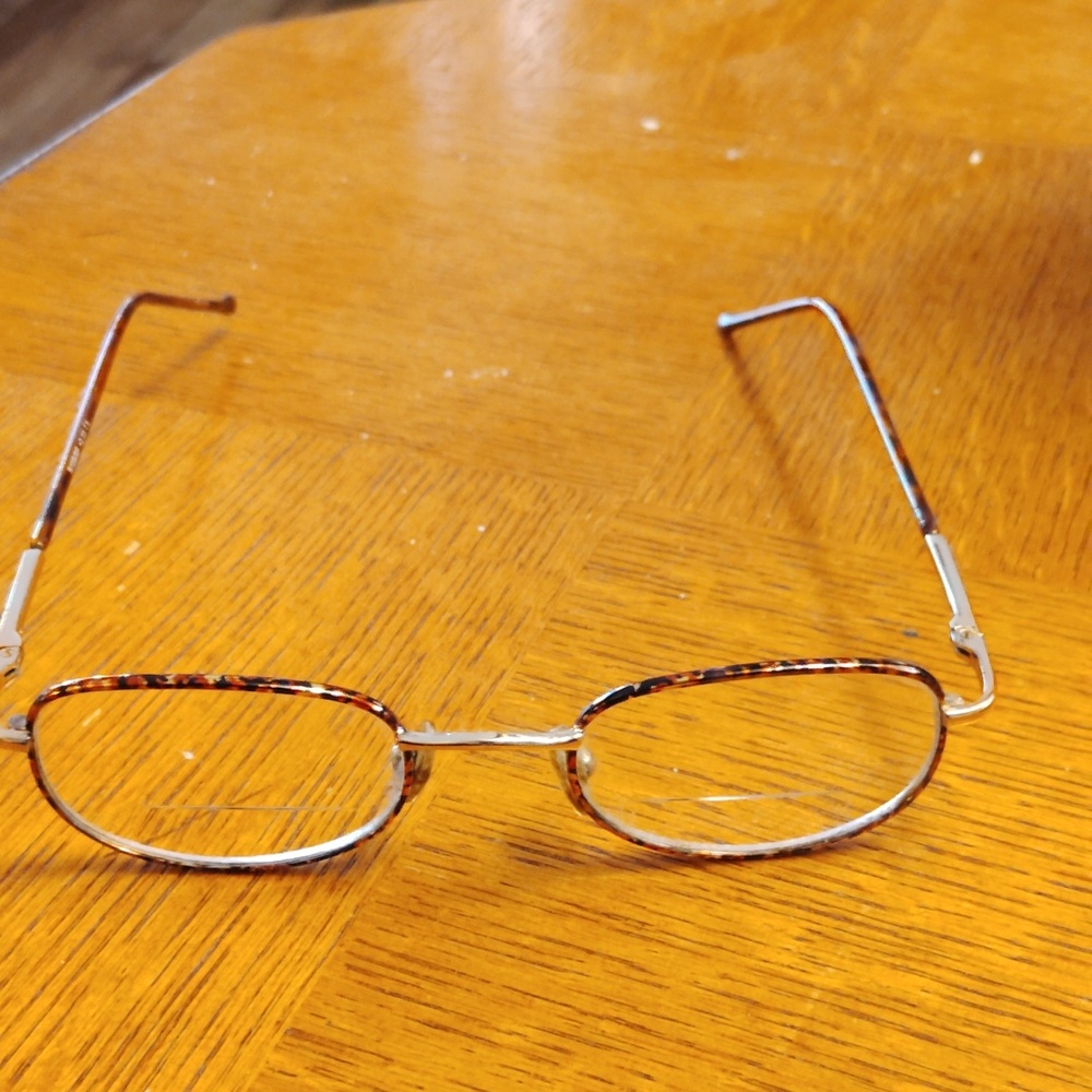 Tortoise Shell Oval Glasses